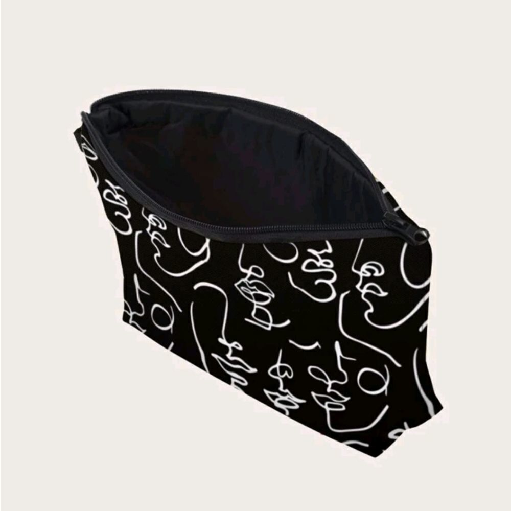 Abstract Face Pattern Pouch - Picture 2 of 3